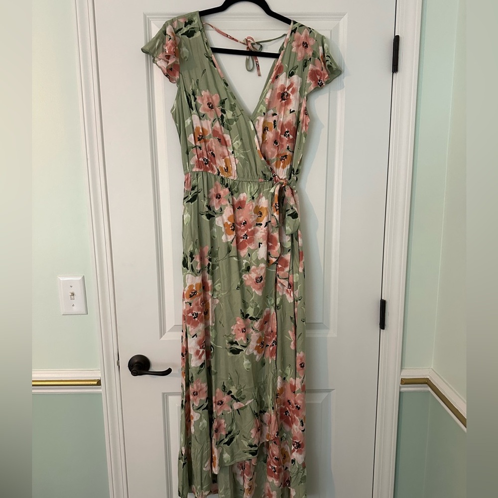 NWT B.O.G Collective Short Sleeve Green and Pink Floral High Low Dress Medium